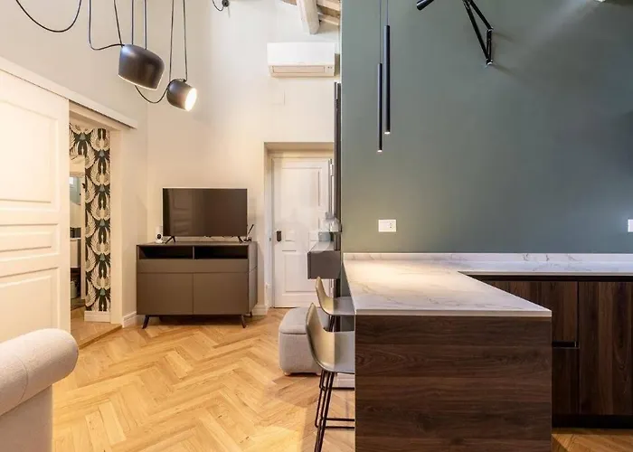 Trevi Velvet House Rom