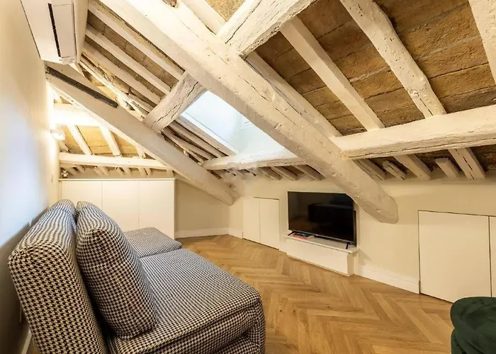 Trevi Velvet House Apartment